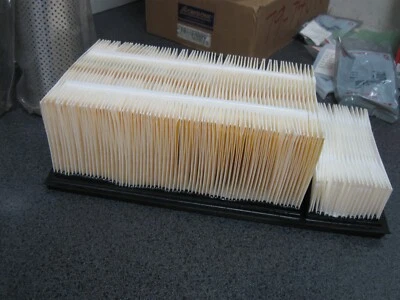 Luber-Finer LAF6902 Air Filter Replaces FORD BC34-9601-AC, BC3Z-9601-A Foto 1 de 2