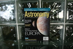 Astronomy Magazine - April 2016 - The Historic Journey to Europa - Picture 1 of 1