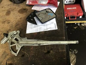 Lexus IS250 GSE20 Sedan Right front-Window Reg/Motor 11/2005-06/2013 - Picture 1 of 8