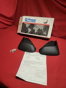 NOS 2002 MOPAR Jeep Grand Cherokee Front Left & Right Splash Guards 82204609 - Picture 1 of 5