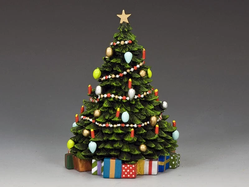 XM017-01 Christmas Tree w/Christmas Presents - King & Country