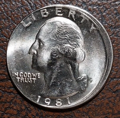 1981-P Off Center Washington Quarter US Error Coin Uncirculated - 0207 - Image 1 of 4