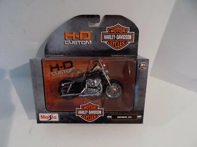 Harley Davidson Custom Series 34 2012 XL 1200V Seventy Two Black 1:18 - Image 1 of 4