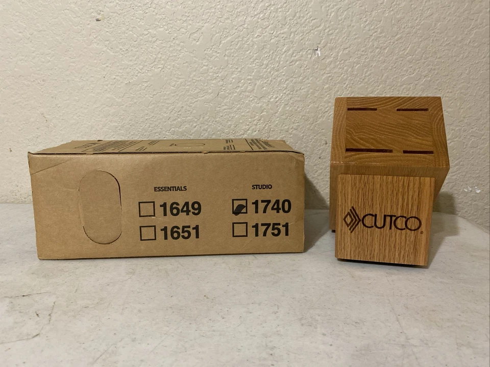 Cutco Studio Set 4 Slot Knife Block #1740 Honey Oak Finish