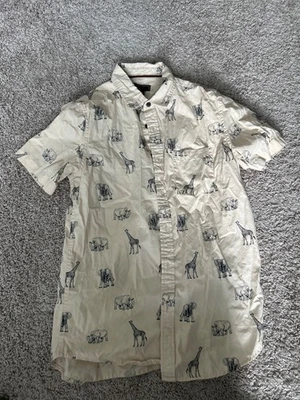 男式 XS 短袖纽扣 Forever 21 棕褐色带大象、犀牛和长颈鹿 — 第 1/2 张图片