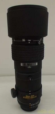 NIKON AF-S NIKKOR 300mm F4D Standard Telephoto Lens - Image 1 of 4