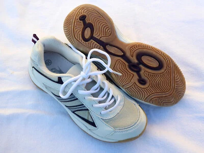 Turnschuhe Crane Gr. 35 weiss, Sohle für Hallen geeignet - Bild 1 von 3