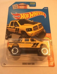 Camionetas Hot Wheels Dodge Ram 1500 (x3) azul y verde Hot Trucks gris todoterreno - Imagen 1 de 12
