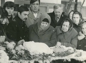 Uomo post mortem funerale lutto famiglia foto d'epoca - Foto 1 di 3