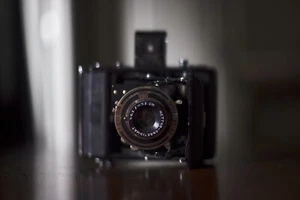 Folding Medium Format Bellows Camera - Picture 1 of 6
