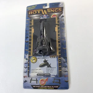 Hot Wings SR-71 BLACKBIRD Collectors Edition 2008 Toy Die Cast Plane w/ Runway - Picture 1 of 4