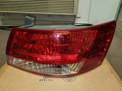 2006-2008 Hyundai Sonata Tail light Assembly right side used genuine Oem nice  - Image 1 of 4