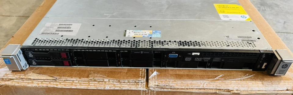 HPE Proliant DL360 Gen9, 1x E5-2680 v3, 10 núcleos, 32 GB RAM, 2x300 GB HDD, P440R Foto 1 de 4
