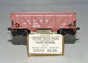 N Scale Vintage Kadee 57010 A.T.S.F. 180793 - 33' Composite Side Twin Hopper  - Picture 1 of 6