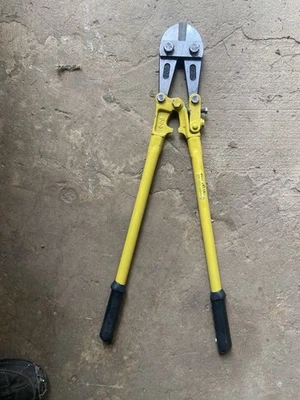 Bolt Cutters 24” Cro-mo Mo 600mm with Rubber Handles - Image 1 of 3