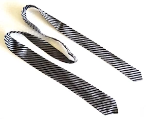 nECKTIE HIPSTER BLUE NAVY LT WHITE DIAGONAL STRIPE VTG FASHION ACETATE neocurio - Picture 1 of 7