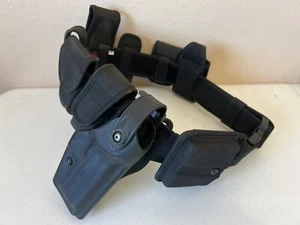 Bianchi International Tactical Utility Belt with 9 Pocket/ Gun Holster Attachmen - Picture 1 of 7