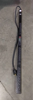 PDU AP8962 conmutada monofásica para rack 20A 120 V/208 V APC Foto 1 de 4