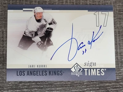 Auténtico Sign of the Times 2010-11 SP Jari Kurri automático Los Angeles Kings automático Foto 1 de 4