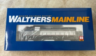 Walthers HO Scale Amtrak Dash 8-32BWH #501 ~ DC/DCC Sound 910-19559 - Image 1 of 3