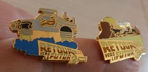 SET 2 PINS KINO FILM BACK TO THE FUTURE 2 UND 3 AUTO DELOREAN DMC 12 - Bild 1 von 7
