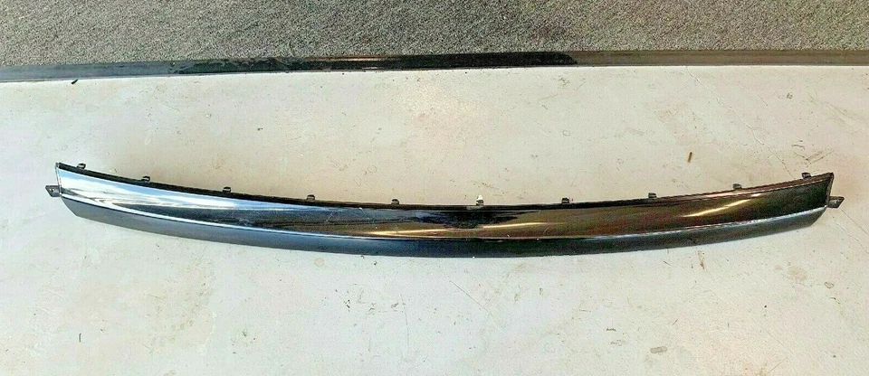 03-05 Mercedes C320 C230 Cupé Parachoques Trasero Centro Exterior Moldura Negro Foto 1 de 4