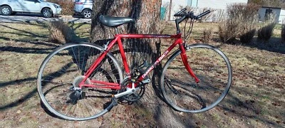 Bicicleta de carreras de carretera Diamond Back Momentum 1982 de Centurian Araya Foto 1 de 4