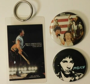 Bruce Springsteen 2 buttons and key tag 3 items  - Imagen 1 de 2