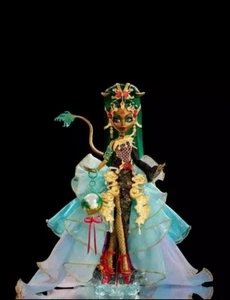 Monster High 2024 Fang Vote JINAFIRE LONG Mattel Creations MIB SEALED In Hand - Picture 1 of 3