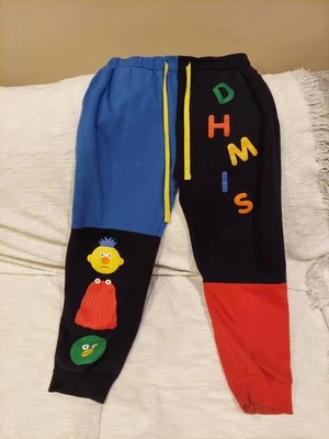 Calça de Moletom Don't Hug Me I'm Scared Hot Topic Tamanho G - Imagem 1 de 4
