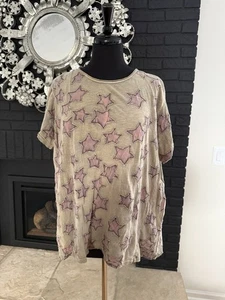 Magnolia Pearl Little Star Applique Tee Evangeline OS - Picture 1 of 4