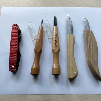 5 Woodcarving tools:  knives gouges  Beavercraft  Power Grip  knife gouge combo - Image 1 of 4