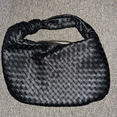 Bolsa feminina Urban Expressions ombro Victoria Hobo tecido marrom #4001 - Imagem 1 de 4