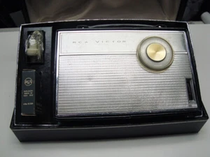 Vintage RCA Victor Transistor Portable Radio w/Original Box - Picture 1 of 7