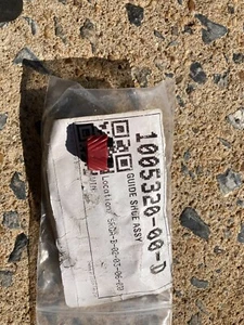 Tesla Model S Panoramic Roof Link Assembly Guide Shoe  2016-2020 1005320-00-D - Picture 1 of 2