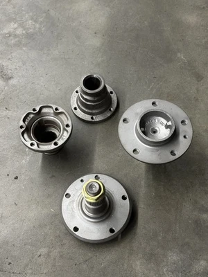 Juego de bujes de rueda trasera izquierda derecha BMW E34 E28 E24 42 MM OEM GENUINO 535 635 Foto 1 de 2