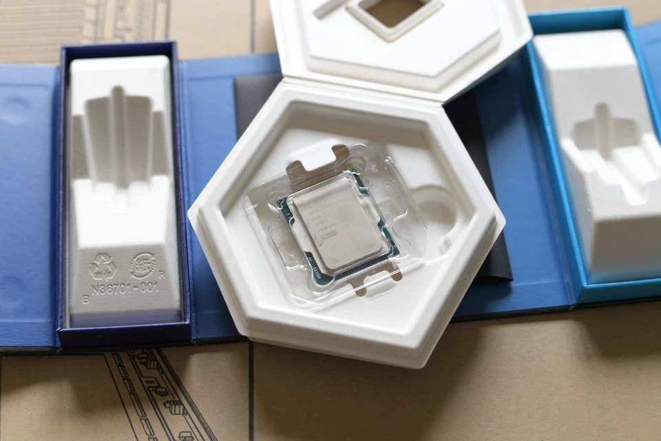 CPU INTEL ULTRA 9 285K 3,7GHZ SKT1851 24CORE 36MB 125W - Immagine 1 di 1