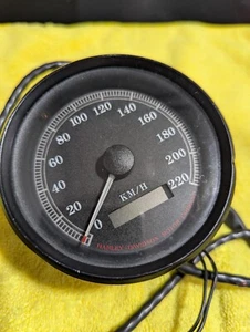 Harley-Davidson 4" black speedometer in kilometers #67006-95 - Picture 1 of 3
