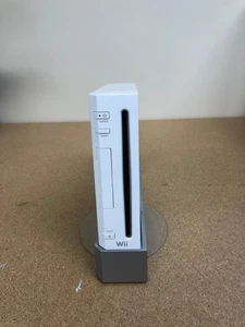 Nintendo Wii Console Bundle with 4 Wii Remotes, 6 Nunchucks, 1 Controller Pro - Picture 1 of 16
