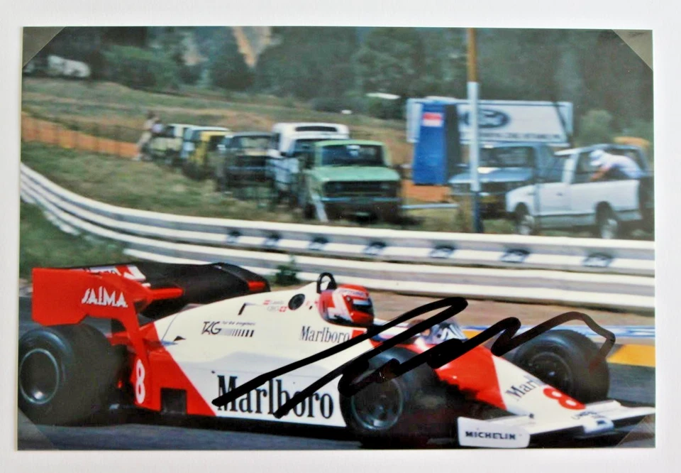F1 - Weltmeister Niki Lauda original Autogramm auf Foto ca. 10x15 - Bild 1 von 1