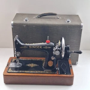 1936 Singer 99k Heavy Duty Handkurbel Nähmaschine mit Koffer und Zubehör - Bild 1 von 12