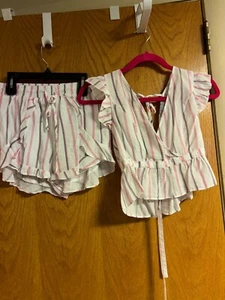 woman's short set, wrap top, double tie back, ruffle bottom shorts, size Medium - Picture 1 of 3