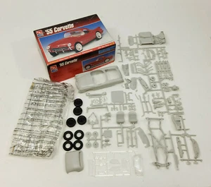 Kit de automóvil modelo a escala 1:25 AMT 1955 6210 en caja abierta de fábrica - Imagen 1 de 7