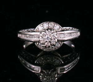 ZALES DESIGNER RUNDER BAGUETTE NATÜRLICHER DIAMANT MASSIV 14K WEISSGOLD CLUSTER RING - Bild 1 von 9