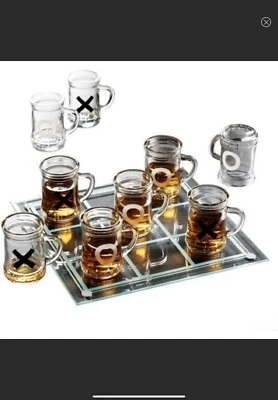Juego de beber Game Night Tic Tac Toe con mini tazas de cerveza vaso de chupito 10”x10” Foto 1 de 3