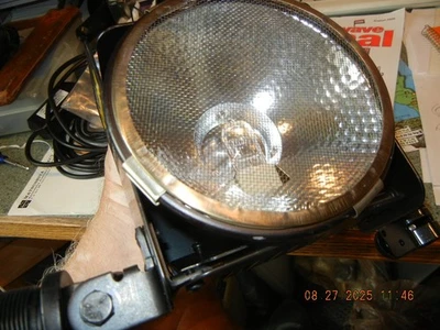 Lowel OMNI-light  500W   spotlight for video productions - Image 1 of 4