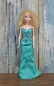 Muñeca de moda clásica Mattel Disney Frozen Elsa 11,5" vestido azul brillante 2012 juguete - Imagen 1 de 8