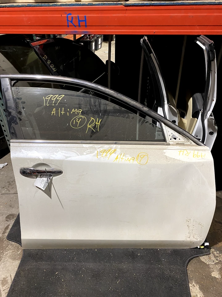 Front Door NISSAN ALTIMA Right 13 14 15 16 17 18 - Image 1 of 4