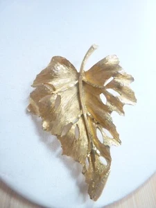 Gold Tone Textured Leaf Brooch Pin with Flat Veins 2 5/8 inches - Picture 1 of 3