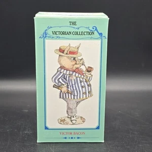 The Victorian Collection Victor Bacon In Box Easter Rabbit Bunny Figure 1993 - Foto 1 di 5